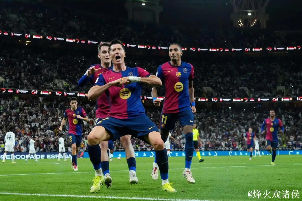 马菲奥向镜头做5比2手势 嘲讽皇马5比2不敌巴萨 马菲奥向镜头做5比2手势 嘲讽皇马5比2不敌巴萨